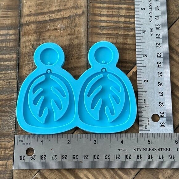 Leaf Dangle Earring Silicone Mold - Resin - Epoxy - Jewelry Making - Picture 2 of 2